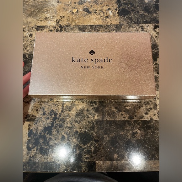 Kate Spade Glimmer Boxed Large Continental Wallet♠️✨ - Picture 8 of 9